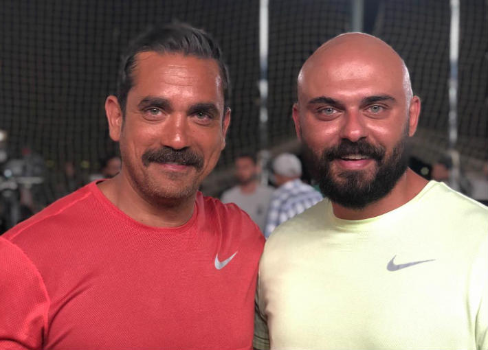 لمصلحة مين؟  ..  أحمد صلاح حسني يكشف حقيقة إصابة أمير كرارة بكورونا