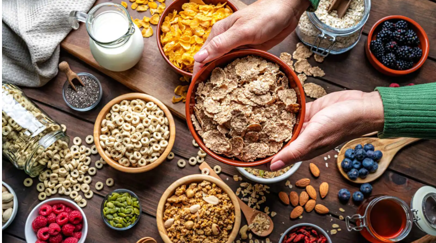 6 أخطاء كارثية عند تناول الألياف تدمر صحة أمعائك ..  هل ترتكبها؟