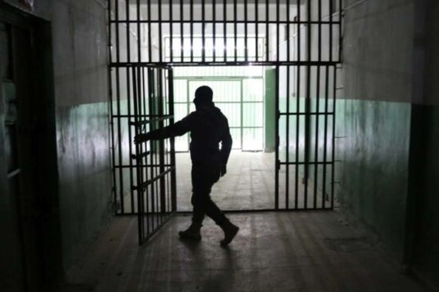 العراق  ..  محكمة قوى الأمن الداخلي تصدر احكامها على 4 ضباط بقضية هروب سجين