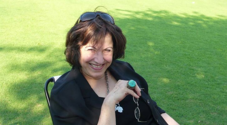 كاتبة أردنية  تطالب بأذان العشاء بصوت أم كلثوم