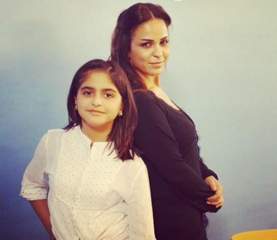 والدة حلا الترك دخلت المعركة بين دنيا بطمة وحماتها!