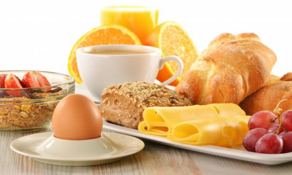 دراسة تحذر من تناول البيض على الإفطار
