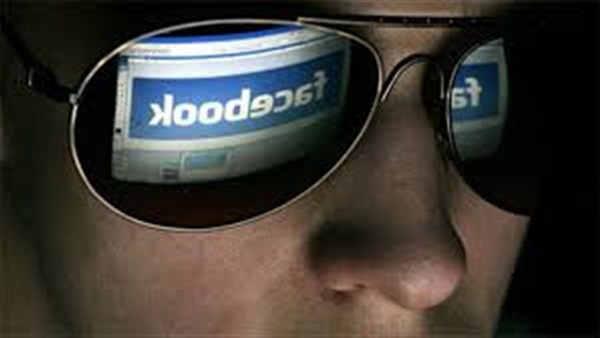 فيسبوك أمام القضاء للتجسس على المستخدمين عبر كاميرا إنستغرام