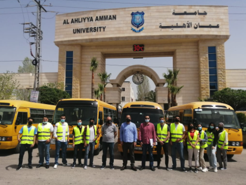 جامعة عمان الأهلية تختتم حملاتها الخيرية في شهر رمضان المبارك