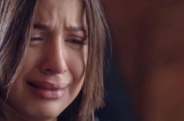 منى فاروق"بطلة" الفيديوهات الجنسية تنشر صورة جديدة وتثير جدلاً