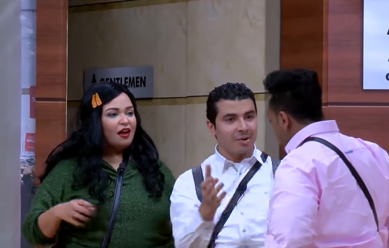 معركة عنيفة مضحكة بين ويزو وأوس أوس في مسرح مصر
