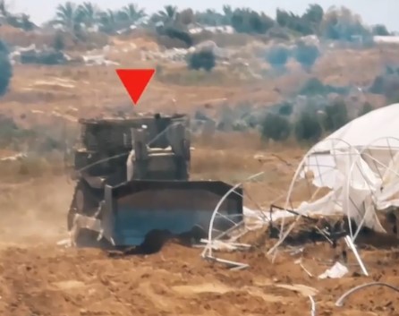 القسام تنسف جرافة من نوع "D9" بقاذف الياسين شرق مدينة خانيونس