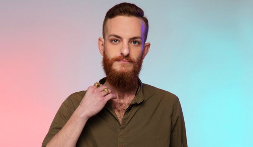 فنان سوري شهير يعتنق المسيحية ويترك الديانة الدرزية 