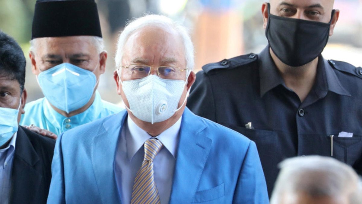 سجن رئيس وزراء ماليزيا السابق نجيب عبدالرازق بتهم فساد