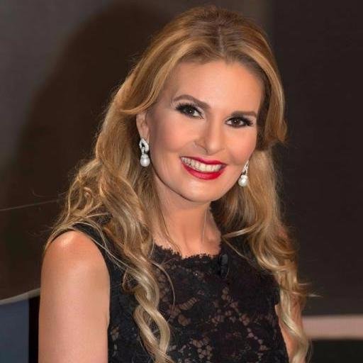 يسرا: مكنتش أحب أسمع أم كلثوم وأعشق عمرو دياب