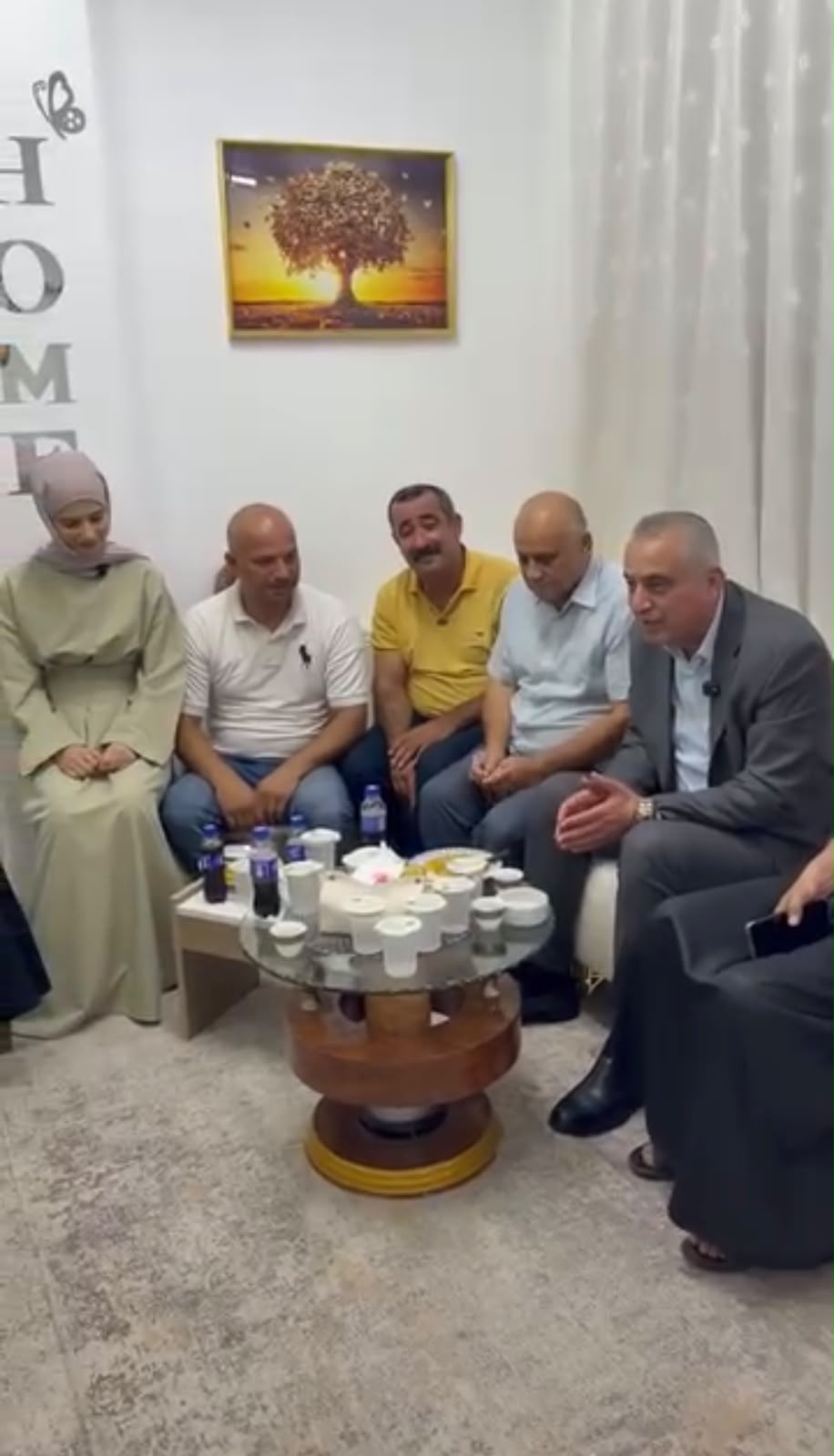 أول ما طلعت هويتي كنت حابة أنتخبك" ..  الظهراوي يزور منزل الأولى على المملكة في الرصيفة  .. فيديو