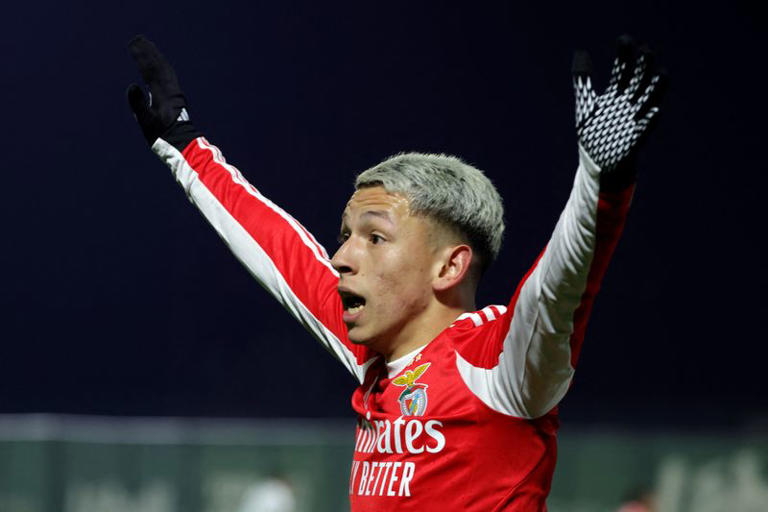 اليويفا يوقف بريستياني لاعب بنفيكا مؤقتا بسبب سلوك تمييزي مزعوم