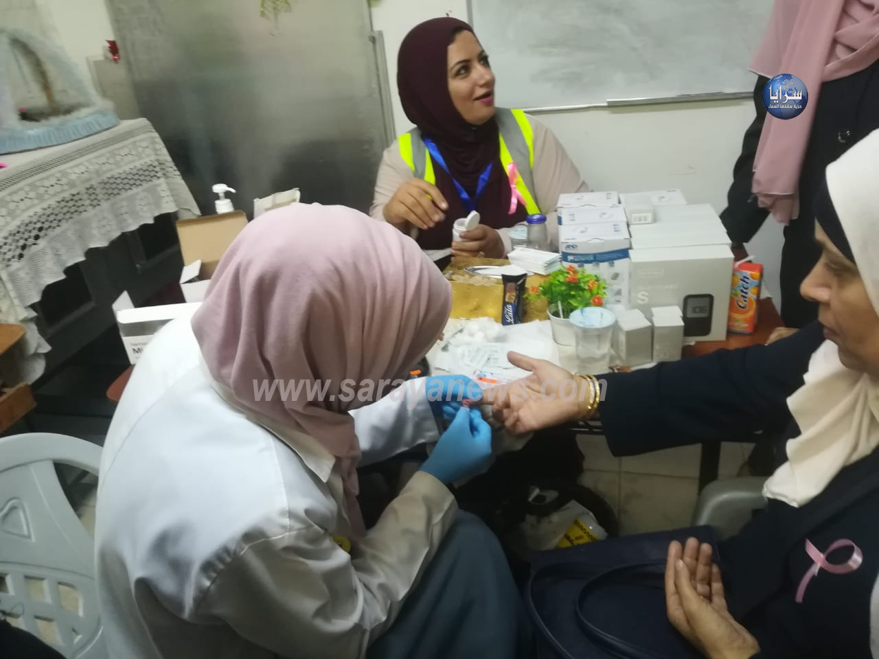 بالصور  ..  الزرقاء : يوم طبي مجاني في مركز ذو النورين الثقافي النسائي الاسلامي 