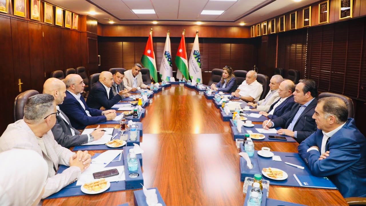 تجارة عمّان تتبنى مطالب جمعية السياحة الوافدة