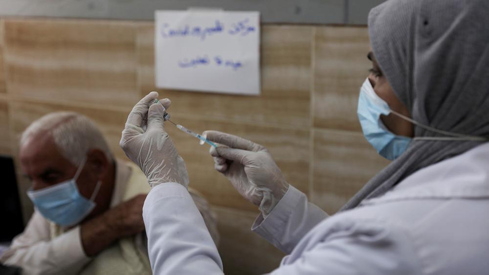 184 ألفا تلقوا اللقاح المضاد للفيروس في الضفة الغربية المحتلة وقطاع غزة