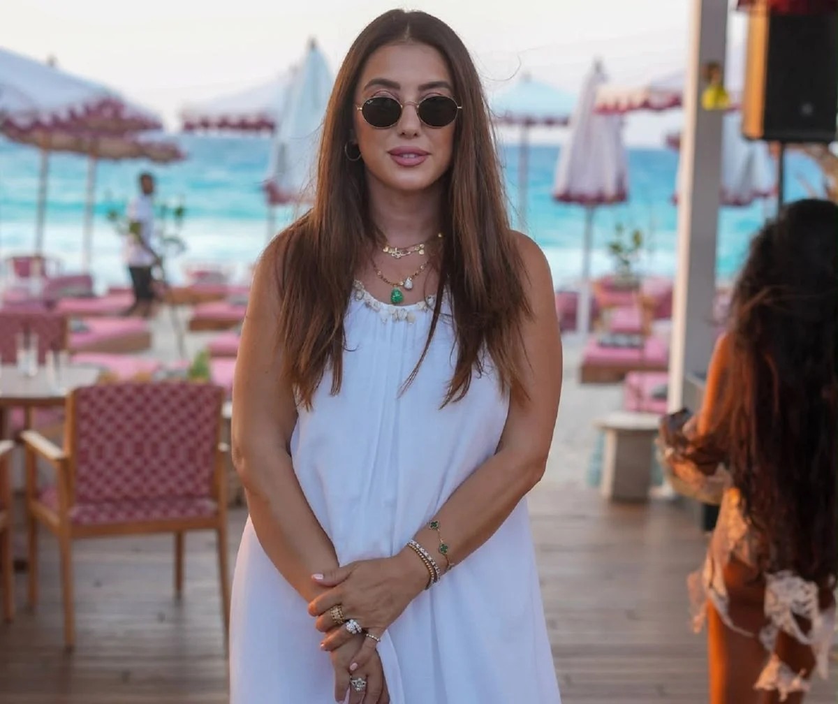 كندة علوش تتألق في أسبوع الموضة بالساحل الشمالي بتغير لافت في وزنها