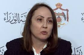 العلي تشدد على عدم المغالاة بأسعار السلع