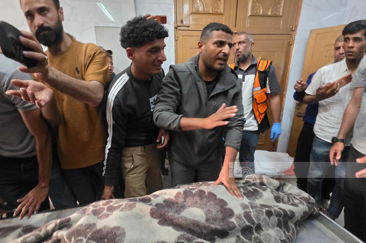 شهيد وإصابات في قصف للاحتلال على دير البلح