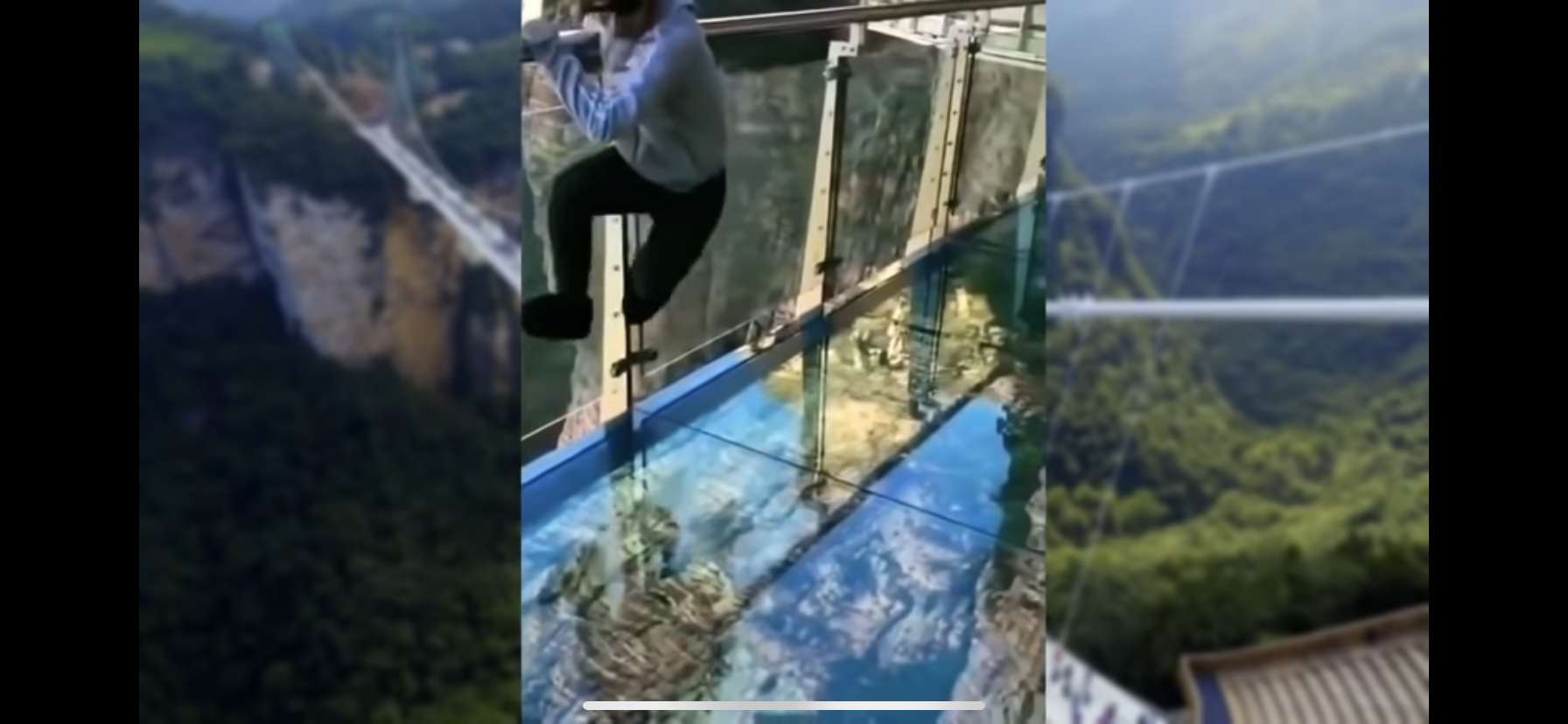 بالفيديو :مقلب الجسر الزجاجي في الصين الذي ينكسر خلال المشي عليه 