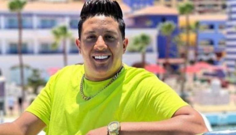 وصفه بالقرد ثم قدم بلاغا للنائب العام ..  تامر عبدالمنعم يصعد خلافه مع حمو بيكا