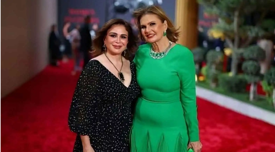رهنت منزلها للبيع ..  يسرا تشيد بتضحيات إلهام شاهين من أجل الفن