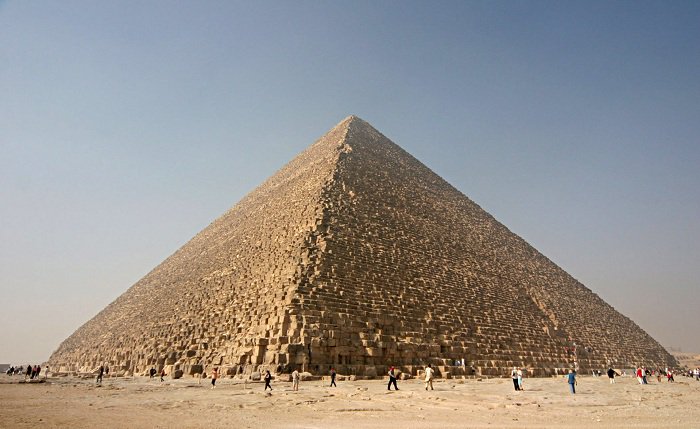 فيديو جنسي على قمة الهرم يثير الغضب في مصر ..  تفاصيل 