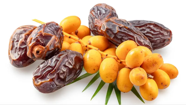 التمر الطازج أم المجفف ..  أيهما الأفضل لصحتك؟