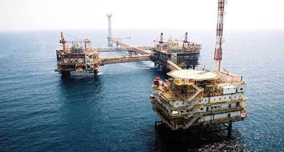 تقرير: قطر والإمارات تستحوذان على خمس تجارة الغاز العالمي