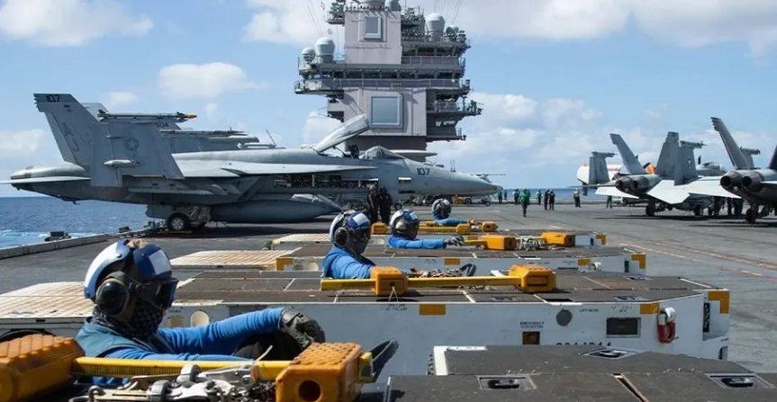 الجيش الأمريكي يبلغ ترامب استعداده لضرب إيران اعتباراً من السبت