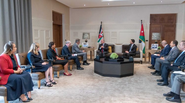 الملك يستقبل وفدا من البرلمان الفرنسي