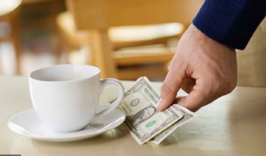 كيف تتعامل دول العالم مع ثقافة “البقشيش”؟