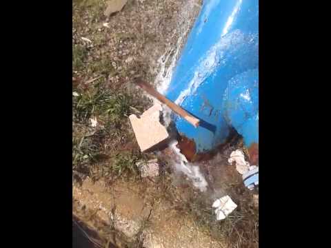 بالفيديو هدر كبير للمياه في محطة سما السرحان .. واهالي البادية الشمالية عطشى