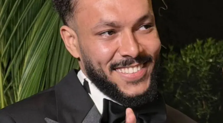 أخفى هوية عروسه ..  ويجز يفاجئ الجمهور بإعلان زواجه