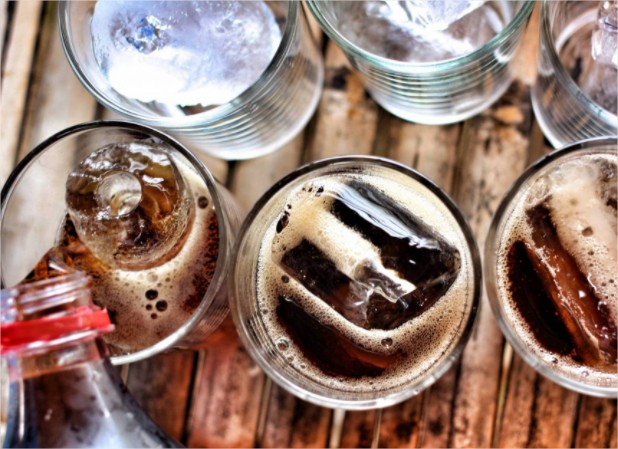 في الإمارات – ما حقيقة تلوث المشروبات الغازية بفيروس الإيدز؟ إليكم الإجابة