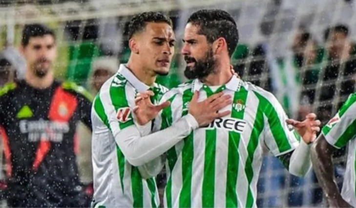 ريال بيتيس "يصعق" ضيفه ريال مدريد في الليغا