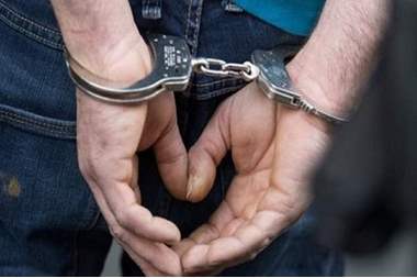 القبض على مطلوب بحقه 15 طلباً بمبالغ مالية بقيمة 8 مليون و 300 ألف دينار