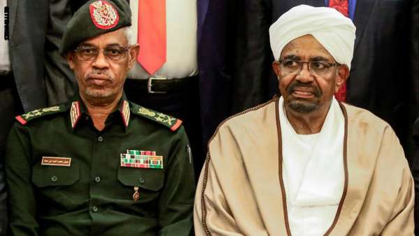 بالتفاصيل  .. الكشف عن تفاصيل الاجتماع الذي أطاح بالرئيس السوداني عمر البشير