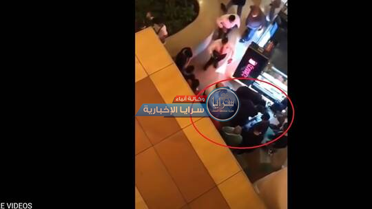 بالفيديو  ..  مشهد مرعب للحظة انتحار فتاة من أشهر مول في مصر