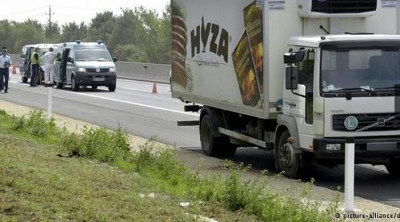 العثور على شاحنة جديدة تقل مهاجرين في النمسا