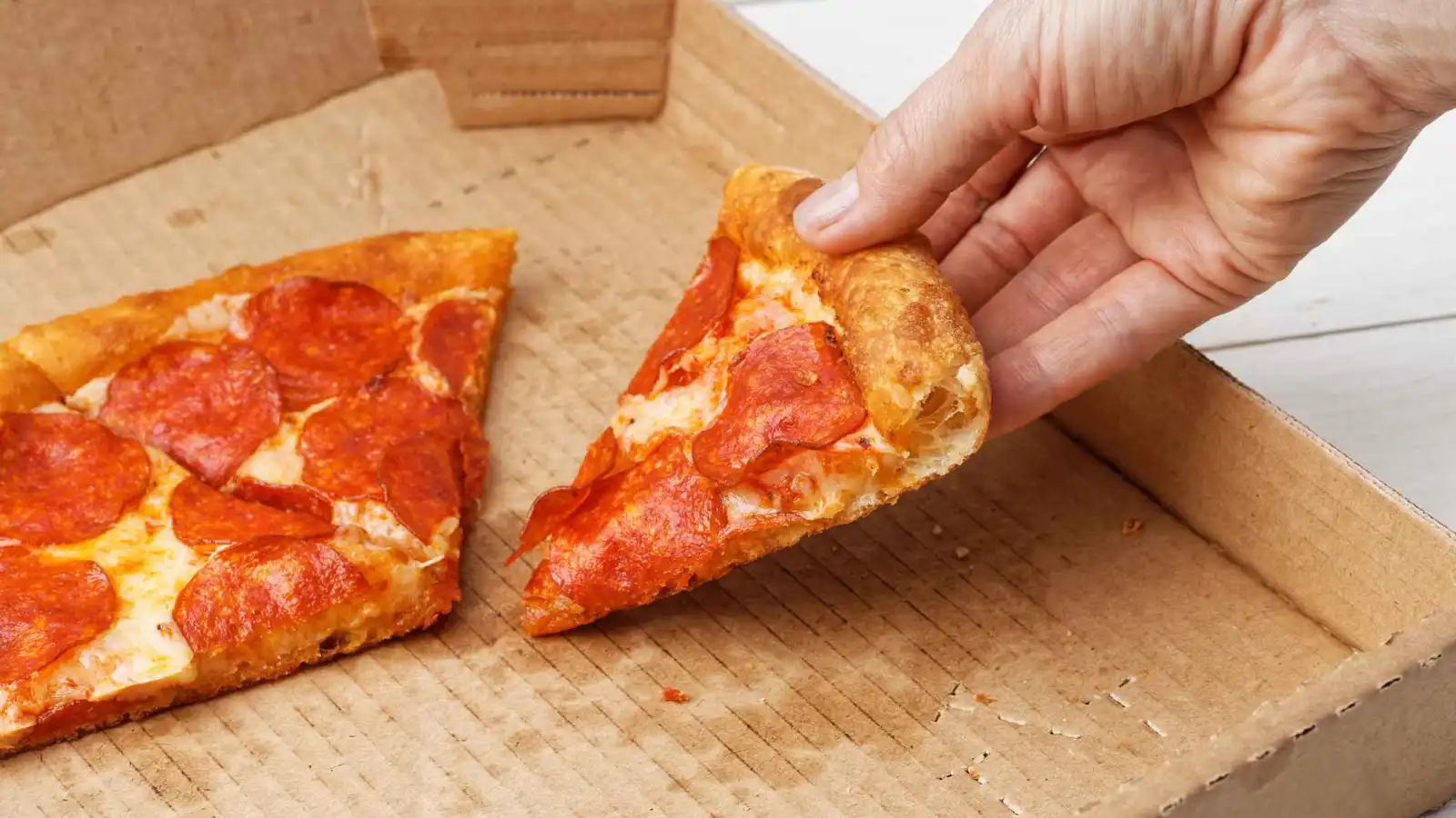 كيف تتحول بقايا الطعام إلى تهديد صحي خطير؟