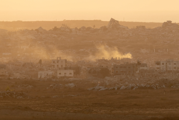 إصابة 3 فلسطينيين بينهم طفل في قصف إسرائيلي على جنوب قطاع غزة