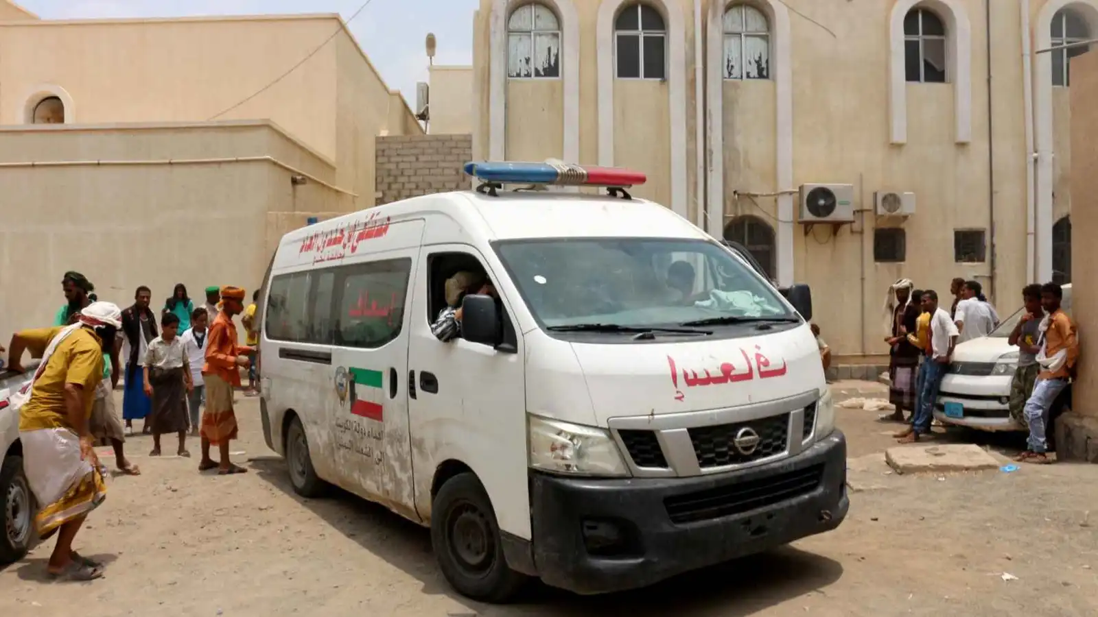 مصرع 5 يمنيين في حادث سير مروع على "طريق النفط والغاز"