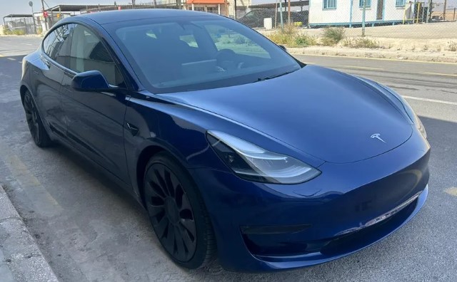 تيسلا 2021 بيرفومنس Tesla