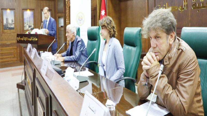 دعاء البيك تشهر روايتها الرابعة بين أكتوبرين