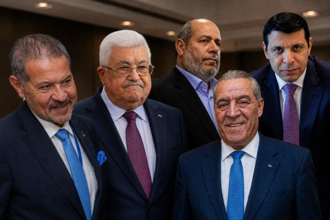 قنبلةٌ من العيار الثقيل تقلب الأوراق ..  اجتماع الشيخ ومندوب دحلان بالعلمين يمهّد لتحالفٍ يضمّ حماس استعدادًا لليوم التالي لعبّاس