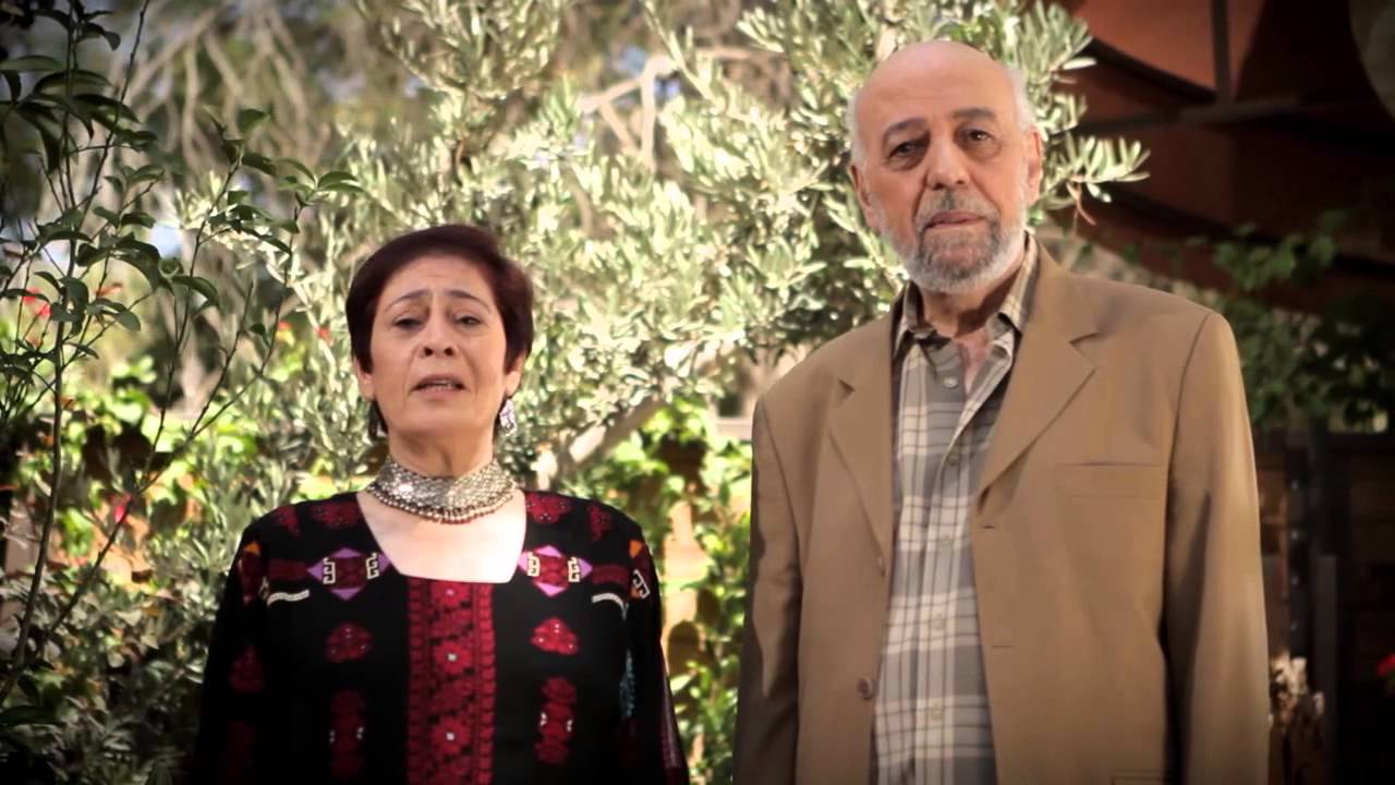 الفنان الاردني جميل عواد و زوجته جولييت عواد: سنقف نبيع العلكة على الاشارة الضوئية