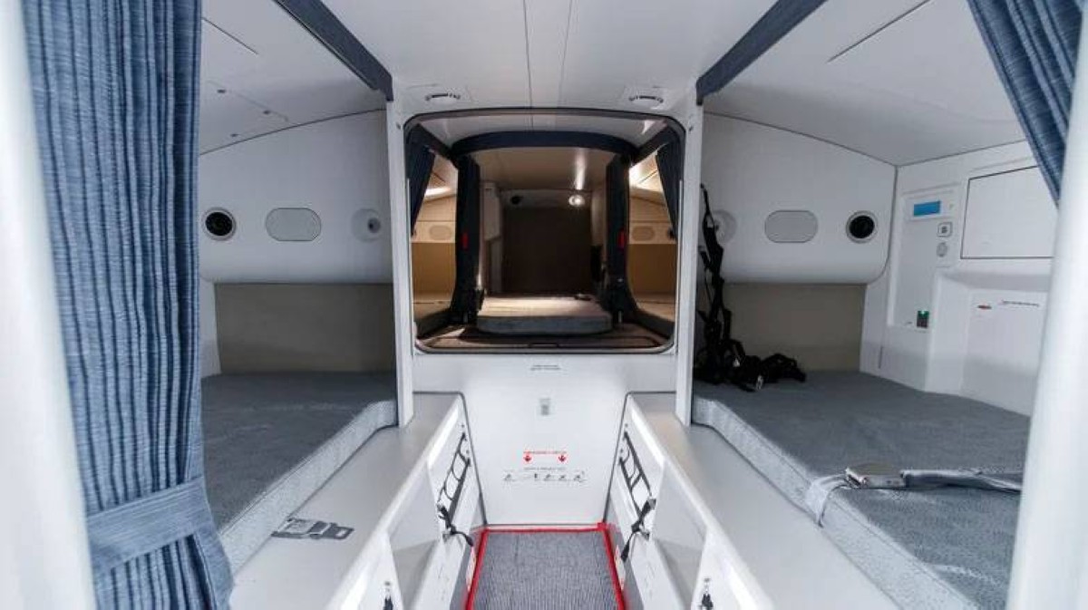 خفايا الرحلات ..  أين ينام الطيارون خلال الرحلات الطويلة؟