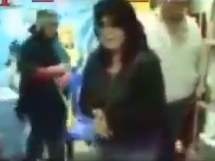 بالفيديو  ..  تعرف على عقوبة الزوجة التي تخون زوجها في البيرو