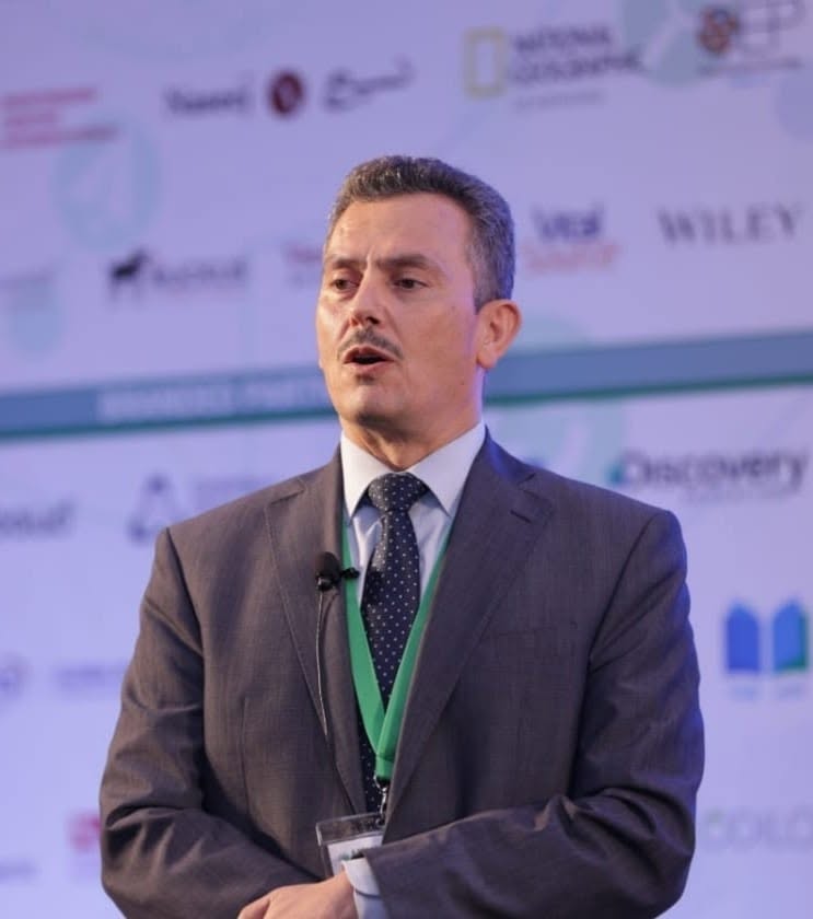 رئيس جامعة العلوم والتكنولوجيا السابق يدعو لحملة وطنية لإلغاء «نظام الحقول»