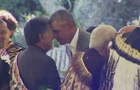 بالفيديو: استقبال غريب جدا لأوباما في نيوزيلندا!